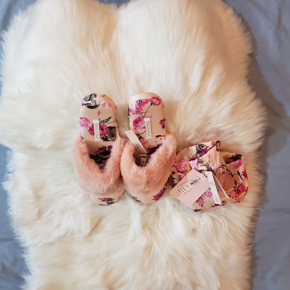 Pink Victoria secret slippers